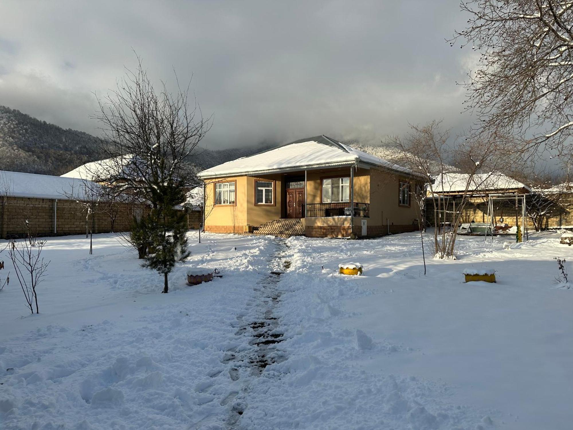 Villa In Qabala Luaran gambar